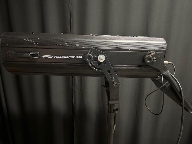 Krachtige volgspot showtec + flightcase, Muziek en Instrumenten, Licht en Laser, Gebruikt, Kleur, Ophalen