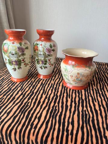 Set van 3 vintage vazen – handgeschilderd beschikbaar voor biedingen
