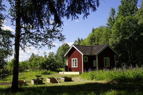 Vakantiehuis/blokhut te koop, Vakantie, Vakantiehuizen | Zweden, Overige typen, Landelijk, In bos, 1 slaapkamer, Eigenaar, Open haard