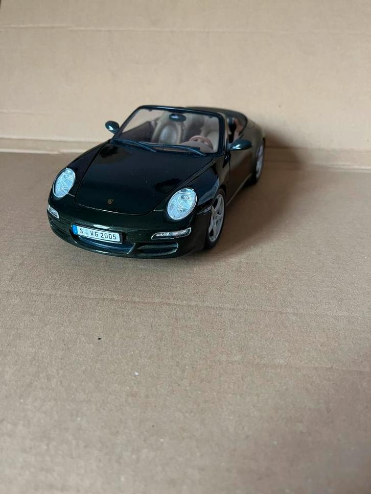 Porsche 911 Carrera S Coupé 1:18 zwaar model 704 gram, Hobby en Vrije tijd, Modelauto's | 1:18, Gebruikt, Auto, Verzenden