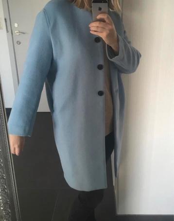 Manteau oversize bleu clair H&M disponible aux enchères