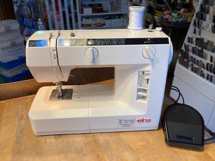 Elna 2004 - Leuke startersnaaimachine, Hobby en Vrije tijd, Naaimachines en Toebehoren, Zo goed als nieuw, Naaimachine, Overige merken