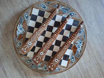 Schaaktafel - rond- indisch - rozenhout beschikbaar voor biedingen