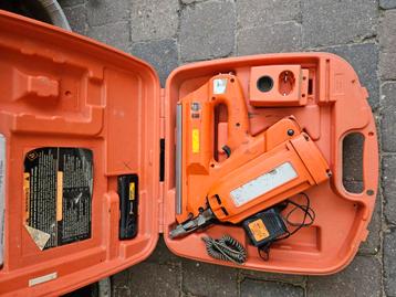 Nagelpistool op gaspatronen  beschikbaar voor biedingen