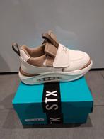 Sneakers neuves, Enfants & Bébés, Vêtements de bébé | Chaussures & Chaussettes, Enlèvement ou Envoi