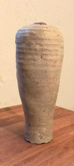 Zeer oude vaas van steengoed. 24cm. Op zijn laatst, 17e eeuw, Ophalen of Verzenden