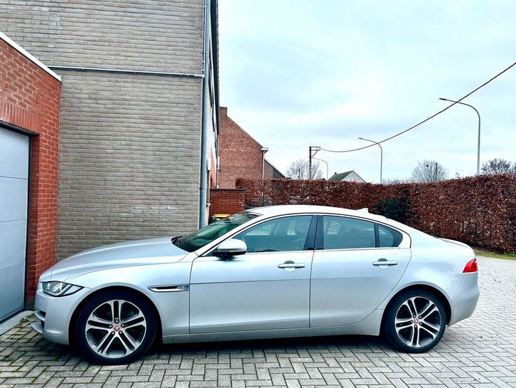 Jaguar XE 20d Diesel uit 2016, Autos, Jaguar, Particulier, XE, Diesel, Euro 6, Berline, 4 portes, Automatique, Argent ou Gris