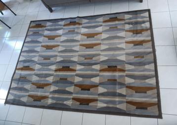 Tapijt: blauw- en grijstinten: 240 x 170 cm beschikbaar voor biedingen