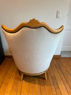 Klassieke fauteuil met gecapitonneerde rug., Ophalen