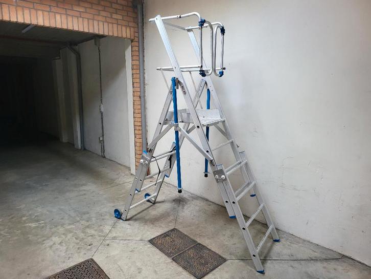 Solide Telescopisch werkplatform PIRL 4-6 treden (PIRL0406), Doe-het-zelf en Bouw, Steigers, Zo goed als nieuw, Rolsteiger of Kamersteiger