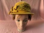 Vintage geel hoedje, 100% wol. Maat 56. In heel goede staat., Antiek en Kunst, Ophalen of Verzenden