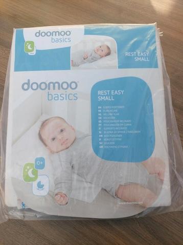 Baby kussen doomoo,  hellend special voor in draagwieg  beschikbaar voor biedingen