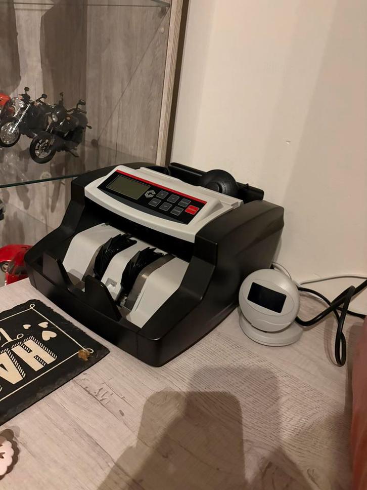 Geldtelapparaat te koop – werkt perfect, Computers en Software, Scanners, Zo goed als nieuw, Ophalen