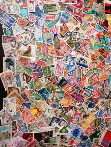 Lot de 350 timbres