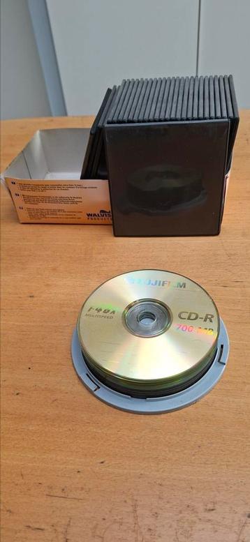 Blanco Cd's en opbrrgdoosjes beschikbaar voor biedingen