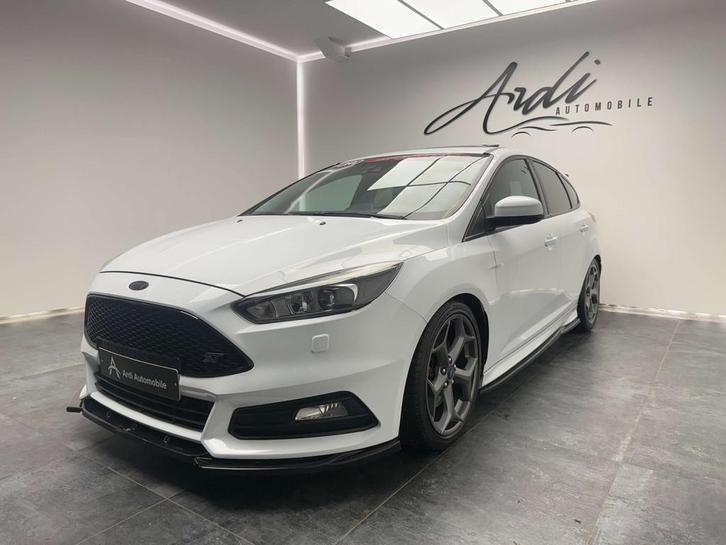 Ford Focus ST 2.0 EcoBoost*RECARO SEAT*TOIT OUV*GARANTIE*, Auto's, Ford, Te koop, Focus, ABS, Airbags, Airconditioning, Alarm