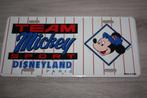 Disneyland paris , made in USA , Team Mickey sport , blik, Comme neuf, Autres types, Mickey Mouse, Enlèvement ou Envoi