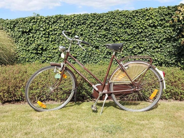 Gazelle damesfiets (nieuwe banden + gepoetst), Fietsen en Brommers, Fietsen | Dames | Damesfietsen, Gebruikt, Gazelle, 47 tot 50 cm