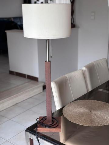 Tafellamp met massief houten voet (donker) 