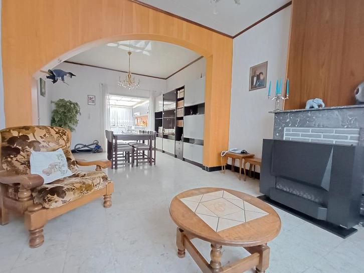 Saine maison mitoyenne avec jardin à rénover - beaux volumes, Immo, Maisons à vendre, Province de Hainaut, Jusqu'à 200 m², Maison 2 façades