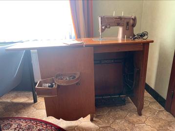 Singer naaimachine uit 1960 beschikbaar voor biedingen
