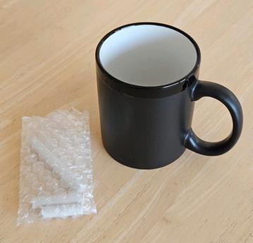 Beschrijfbare koffie tas met krijt beschikbaar voor biedingen