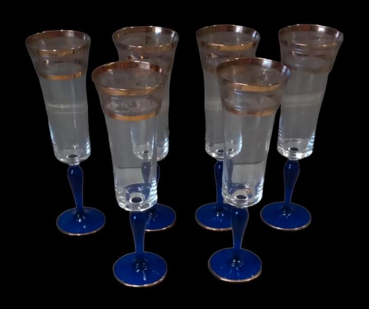 6 kobalt en gouden champagne glazen, Antiek en Kunst, Antiek | Glaswerk en Kristal, Ophalen