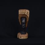 Rare Makonde Mpinga vintage sculpté à la main, Antiquités & Art, Antiquités | Céramique & Poterie, Enlèvement ou Envoi
