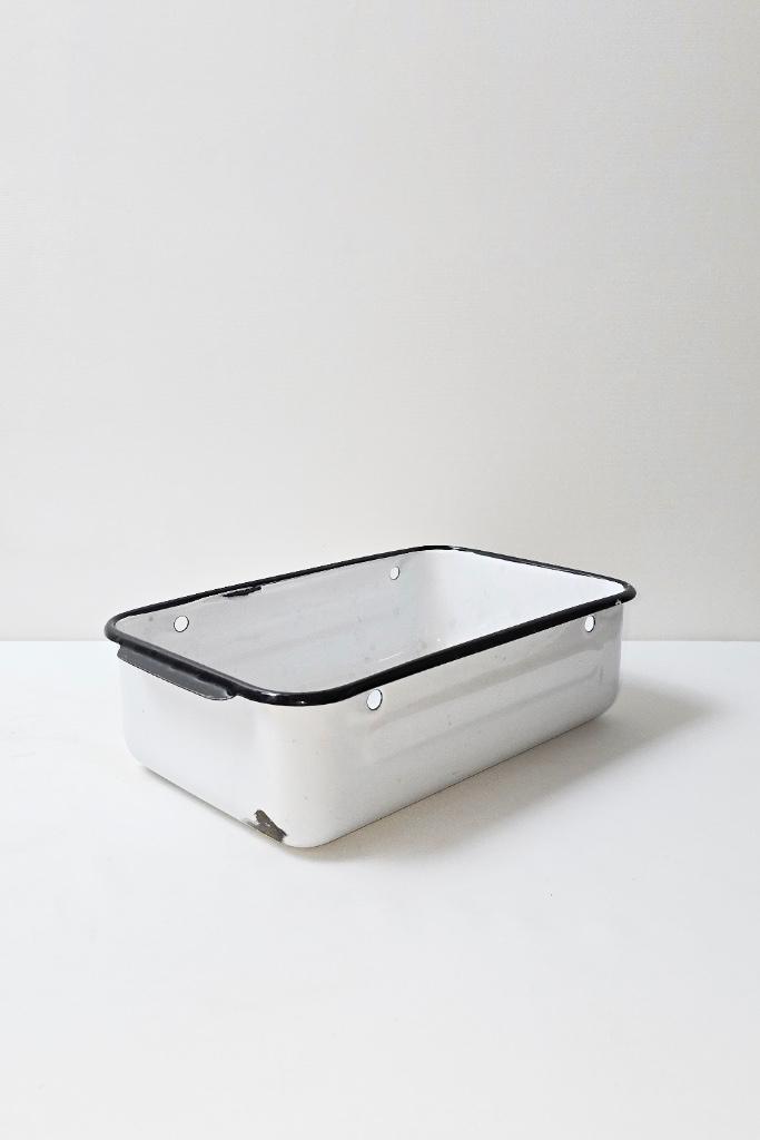 Rechthoekige emaille schaal - wit met zwarte rand, Antiek en Kunst, Antiek | Email, Ophalen of Verzenden