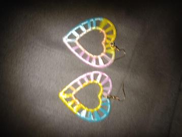 Boucle d'oreille coeur  beschikbaar voor biedingen