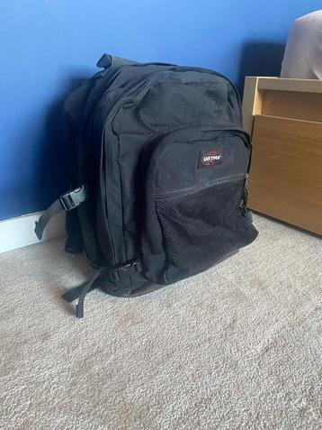 Eastpak grote rugzak 42l beschikbaar voor biedingen