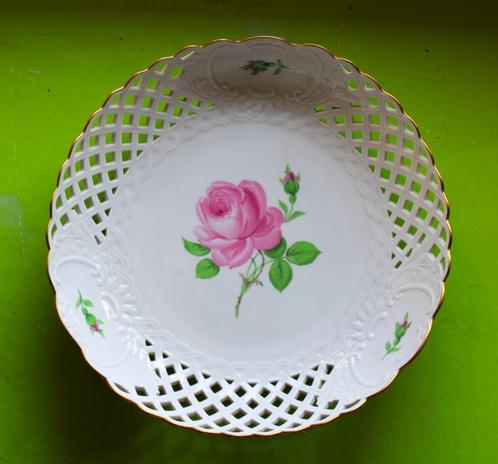 Grote diepe Schaal of Kom met Bloemmotief ~~ Meissen ~~, Antiek en Kunst, Antiek | Keramiek en Aardewerk, Ophalen of Verzenden