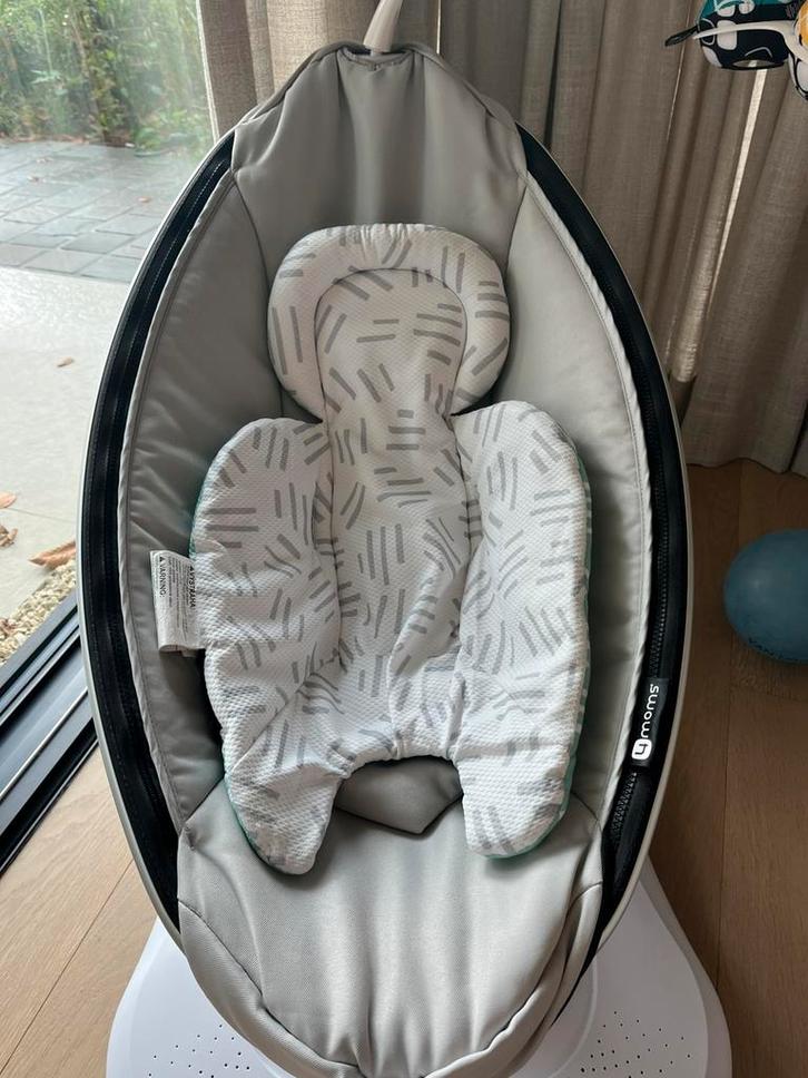 MamaRoo baby swing (4moms), Kinderen en Baby's, Wipstoeltjes, Zo goed als nieuw, Wipstoel, Overige merken, Met gordel(s) of riempje(s)