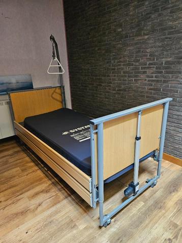 Zorgbed hoog laag beschikbaar voor biedingen