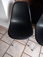 Chaises noires Vitra Eames plastique DSR, Enlèvement