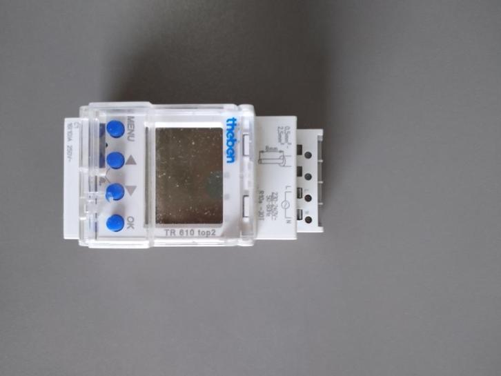 Theben tijdschakelaar, Doe-het-zelf en Bouw, Elektriciteit en Kabels, Zo goed als nieuw, Overige typen, Ophalen