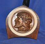 tete de christ cuivre rouge sur bois a supendre, Antiquités & Art, Antiquités | Objets religieux, Enlèvement ou Envoi