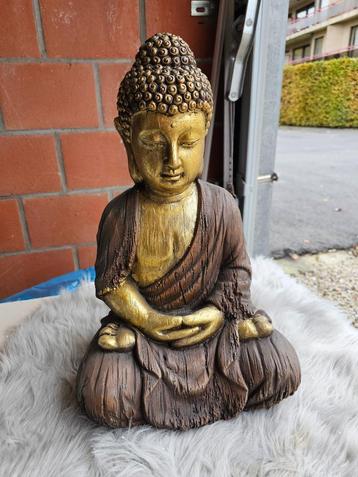 Mooie grote Boeddha goud/bruin zittend in de zen houding  beschikbaar voor biedingen