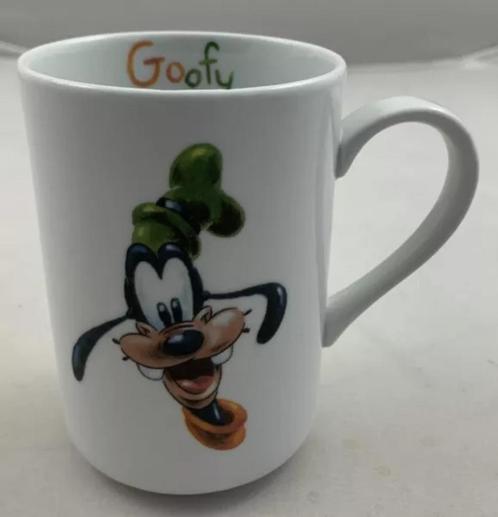 Disney Disneyland Paris Exclusive Mok Beker Goofy Italy Mug, Huis en Inrichting, Keuken | Servies, Zo goed als nieuw, Verzenden