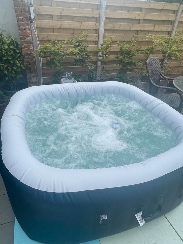 Lay-z Spa ibiza met toebehoren, Tuin en Terras, Bubbelbaden en Hottubs, Zo goed als nieuw, Filter, Ophalen