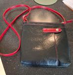 Petit sac noir et bordeaux à bandoulière, Bijoux, Sacs & Beauté, Sacs | Sacs Femme, Enlèvement ou Envoi, Comme neuf, Noir