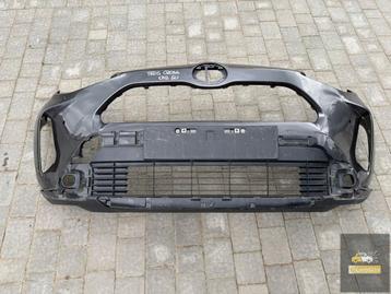 Toyota Yaris Cross voorbumper beschikbaar voor biedingen