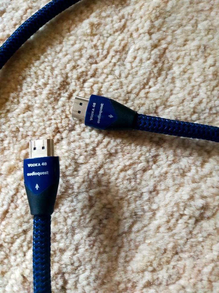 Câble HDMI Audioquest VODKA 48 8K - 10K HDMI, TV, Hi-fi & Vidéo, Câbles audio & Câbles de télévision, Comme neuf, Câble HDMI, 2 à 5 mètres