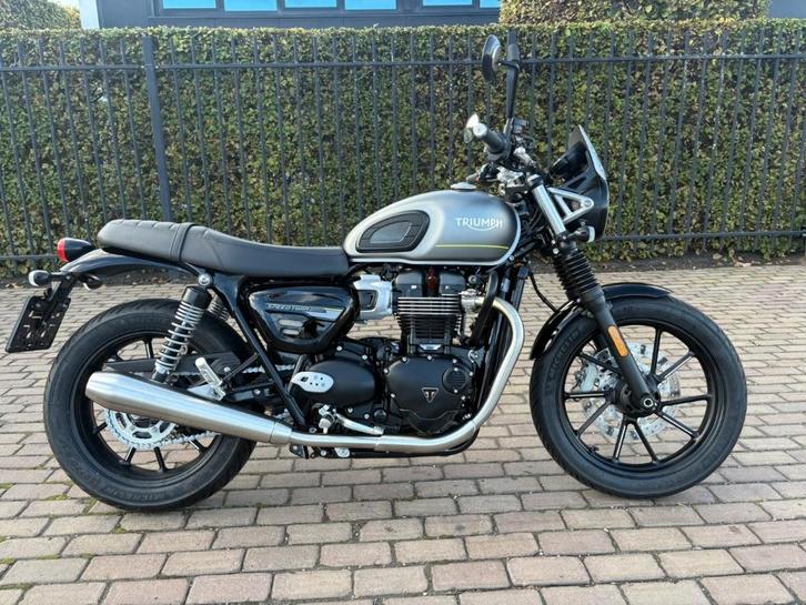 Triumph Speed Twin 900, Motos, Motos | Triumph, Entreprise, Naked bike, plus de 35 kW, 2 cylindres, Permis Moto A, ABS, Éclairage LED