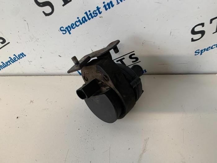 Extra waterpomp van een Mercedes E-Klasse, Auto-onderdelen, Airco en Verwarming, Mercedes-Benz, Gebruikt, 3 maanden garantie, Ophalen of Verzenden
