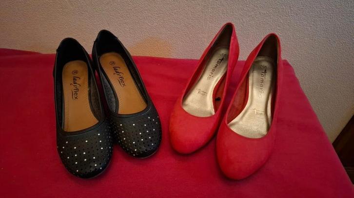 Damespumps aan 10 euro per paar, Kleding | Dames, Schoenen, Pumps, Rood, Ophalen of Verzenden
