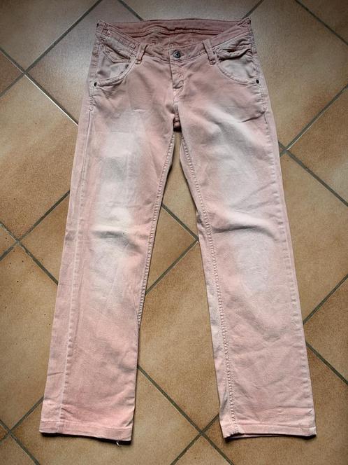 Levi's jeans 03570 vervaagd oud roze W30 L34 speciaal model,, Kleding | Dames, Spijkerbroeken en Jeans, Gedragen, W30 - W32 (confectie 38/40)