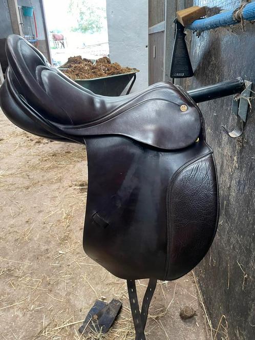 Prestige dressuuzadel, Dieren en Toebehoren, Paarden en Pony's | Zadels, Zo goed als nieuw, Ophalen of Verzenden