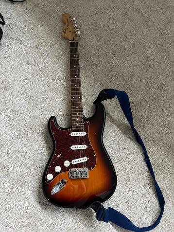 Elektrische gitaar Fender Stratocaster linkshandig  disponible aux enchères