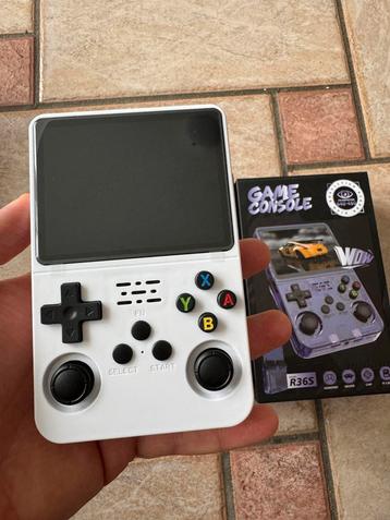 R36S Draagbare Retro Gameconsole wit beschikbaar voor biedingen